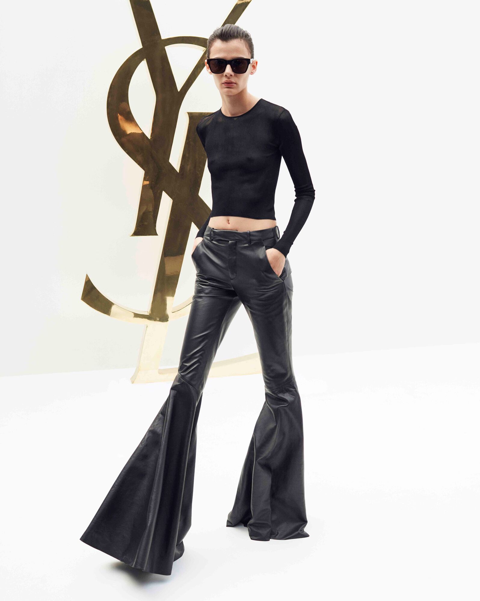 YSL Flared Pants In Shiny Lambskin Schwarz | 29475-LWUE